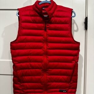 Men’s Oakley Puffer Vest Red Size Medium